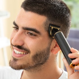 Máquina Profissional para Cortar Cabelo Recarregável com Acessórios Triher InnovaGoods de InnovaGoods, Máquina para cortar ca...