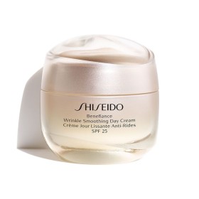 Crema Antiedad de Día Shiseido Benefiance Wrinkle Smoothing 50 ml Spf 25 de Shiseido, Hidratantes - Ref: S4507544, Precio: €6...