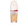 Base de Maquillaje Fluida Shiseido Revitalessence Skin Glow Nº 230 30 ml de Shiseido, Bases - Ref: S05117265, Precio: €41.01,...