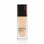 Base de Maquillaje Fluida Synchro Skin Radiant Lifting Shiseido 220 (30 ml) | Epamu | Beauty Shop - Parfums, Make-up & Essentials Epamu.eu